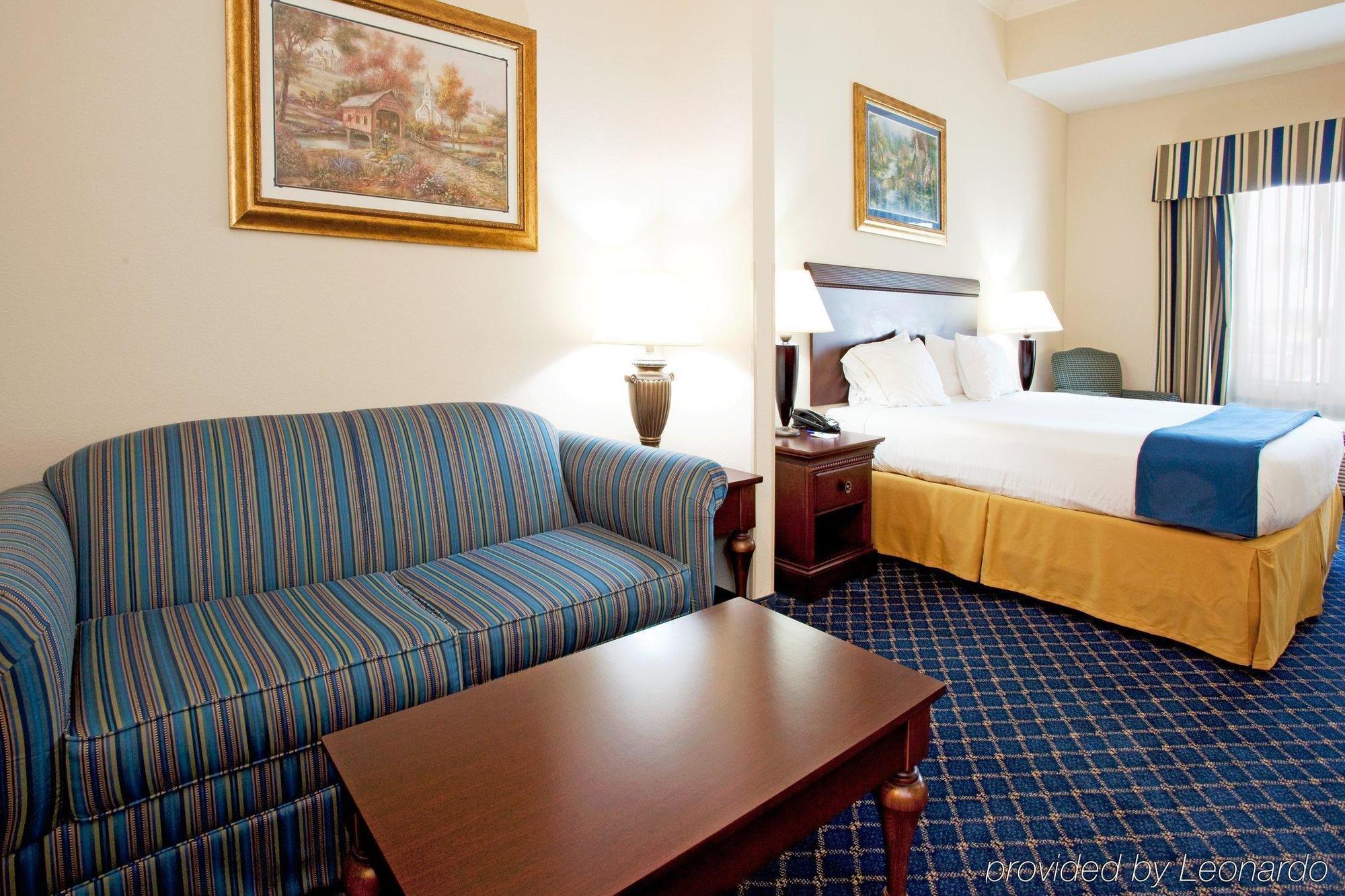 Express By Ihg Hotel Douglas